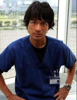 【画像】俳優・女優が演じた、色々な職業の制服姿