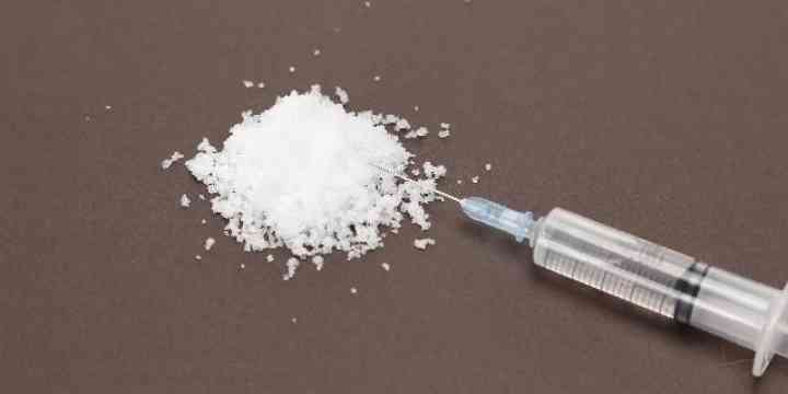 中学3年生の女子が覚せい剤を使用 Twitterで知り合った男とともに逮捕