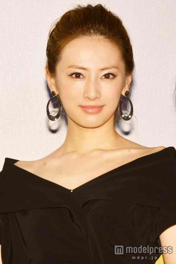 女性芸能人の素敵なドレス画像を貼るトピ♫