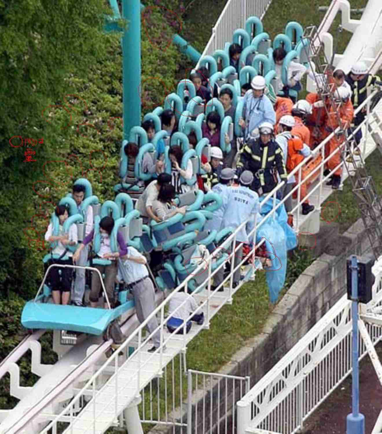 組体操中止で思い出される学校空間の危険な遊具