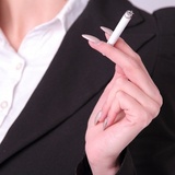 「タバコ休憩は不公平」の批判に喫煙者が提案！ 「吸わない人も外の空気吸って、ストレッチでもすればいい」