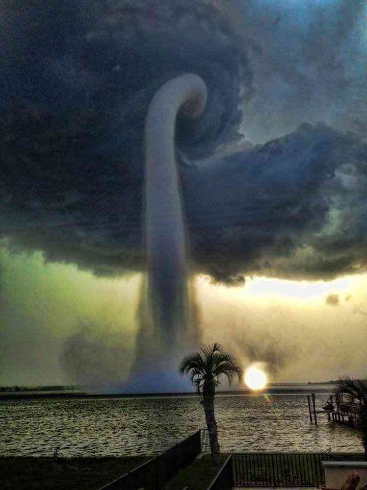 超常現象に見える画像を貼るトピ