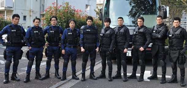 【画像】俳優・女優が演じた、色々な職業の制服姿