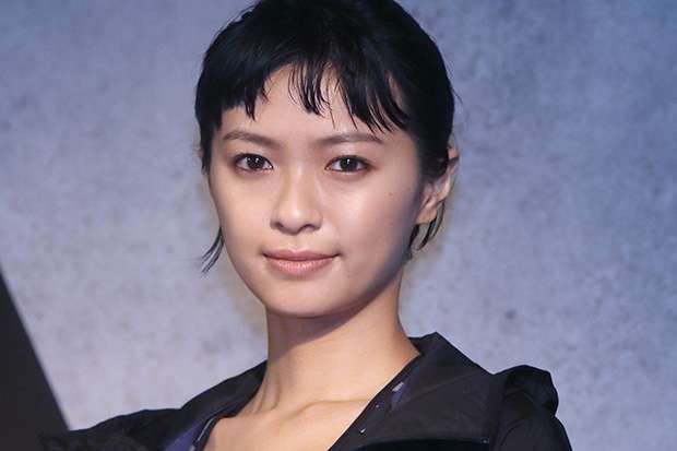 榮倉奈々と賀来賢人が真剣交際 「Nのために」共演から急接近 - ライブドアニュース