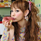 上原さくら「芸能界引退していた」!? 元夫で観月ありさ新恋人・青山光司氏との愛憎劇に支払った代償