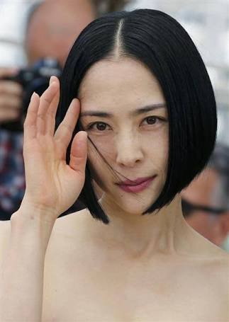そんなに綺麗じゃないけど色っぽい女性