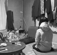 働く20代・30代女性の貧困が深刻化！月収10万円の最貧困女子が急増 - NAVER まとめ