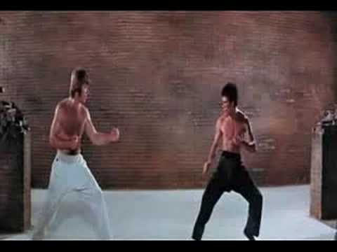 Bruce Lee vs Chuck Norris (la pelea del siglo) - YouTube