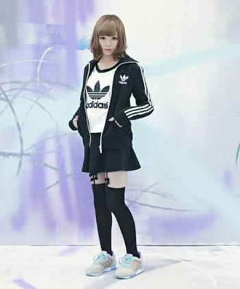 adidasのスニーカー好きな人
