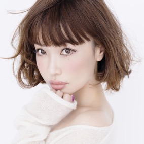板野友美、「大赤字アイドル」へ!?　主演ホラー映画＆10周年フォトブックが相次いで大爆死