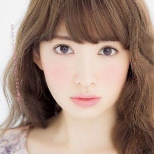 板野友美、「大赤字アイドル」へ!?　主演ホラー映画＆10周年フォトブックが相次いで大爆死