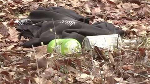 身柄確保の現場にウイスキー瓶、飲酒して自殺図った可能性も(TBS系（JNN）) - Yahoo!ニュース