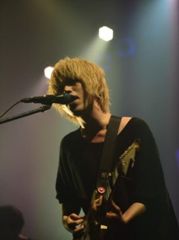 バンドのボーカルで誰が好きですか?