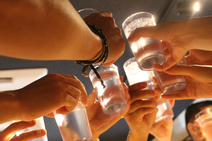コース料理を頼むとき、水しか飲まないって…