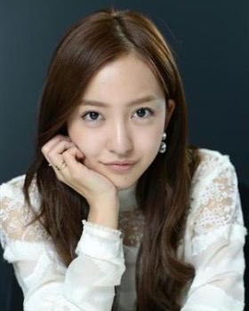 板野友美、「大赤字アイドル」へ!?　主演ホラー映画＆10周年フォトブックが相次いで大爆死