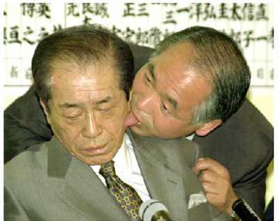【大人のトピ】オジサンと若い男子、抱かれるならどっち？