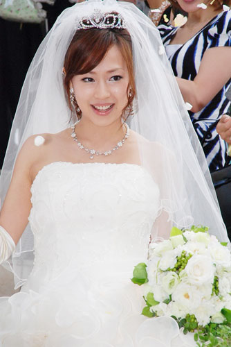 「旅ずきんちゃん」でAKB48・峯岸みなみが噂のボディを大胆披露、元パイレーツ・浅田好未の最新“だっちゅーの”も