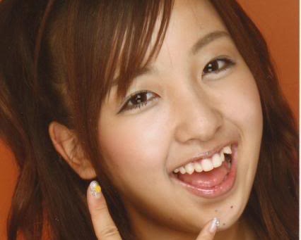 板野友美、「大赤字アイドル」へ!?　主演ホラー映画＆10周年フォトブックが相次いで大爆死