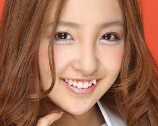 板野友美、「大赤字アイドル」へ!?　主演ホラー映画＆10周年フォトブックが相次いで大爆死