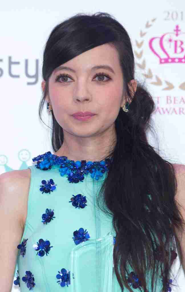 ベッキー、仕事関係者100人にお詫びの手紙「不倫してない」