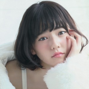 板野友美、「大赤字アイドル」へ!?　主演ホラー映画＆10周年フォトブックが相次いで大爆死