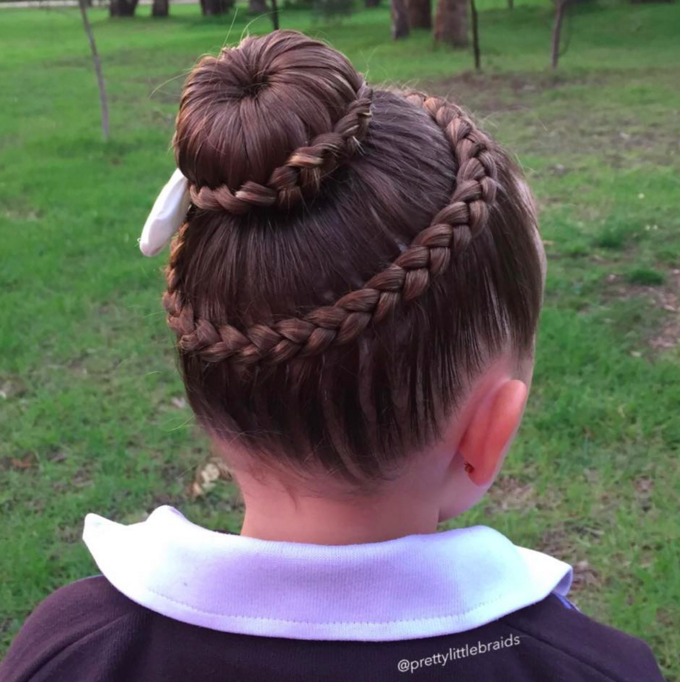 娘の「ヘアアレンジ」に本気を出したママ。アートのレベルに到達！