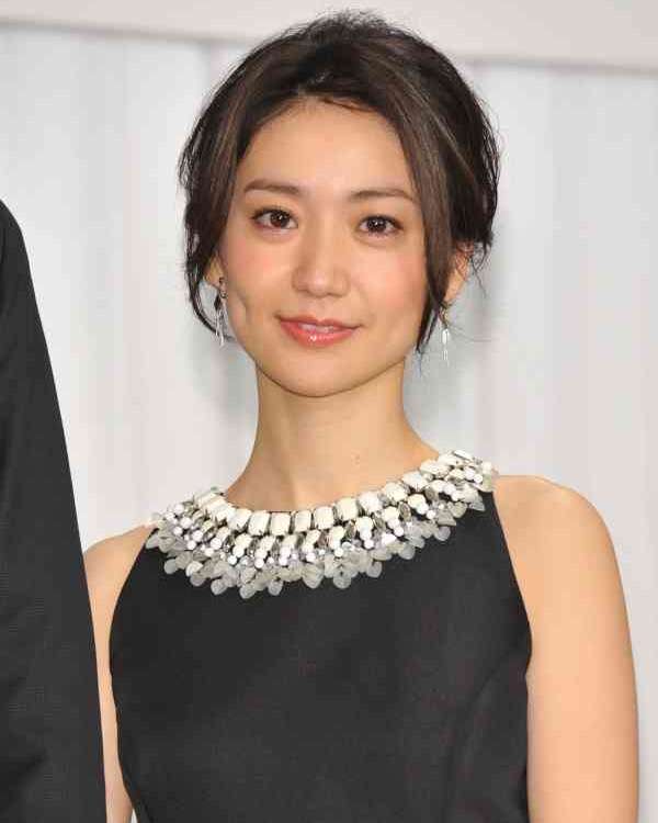 板野友美、「大赤字アイドル」へ!?　主演ホラー映画＆10周年フォトブックが相次いで大爆死