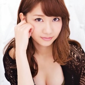 板野友美、「大赤字アイドル」へ!?　主演ホラー映画＆10周年フォトブックが相次いで大爆死