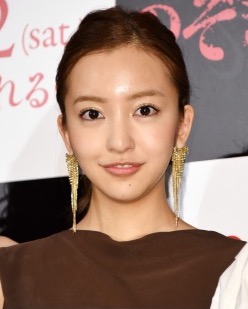 板野友美、「大赤字アイドル」へ!?　主演ホラー映画＆10周年フォトブックが相次いで大爆死