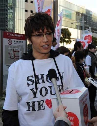 高須院長「ヘリで救援物資を直接被災者に届けます」