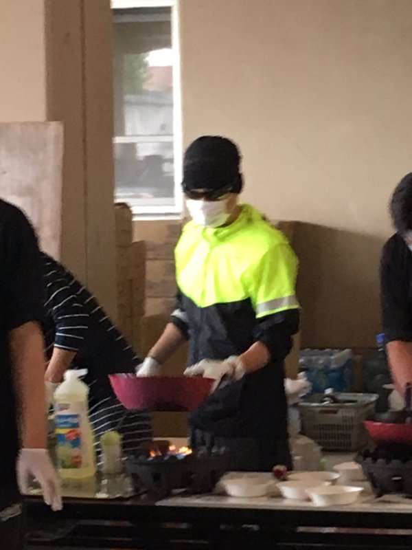 SMAP中居正広、熊本の長嶺小に炊き出し参戦！さっそくバレる