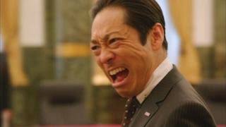 怒っている芸能人の画像