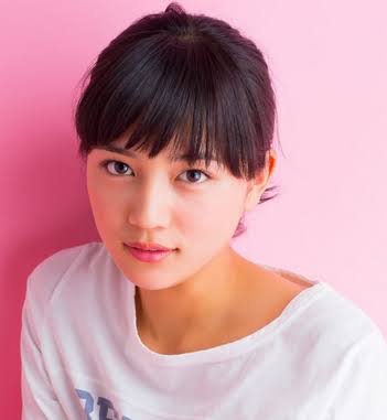 まとめ髪が似合う人
