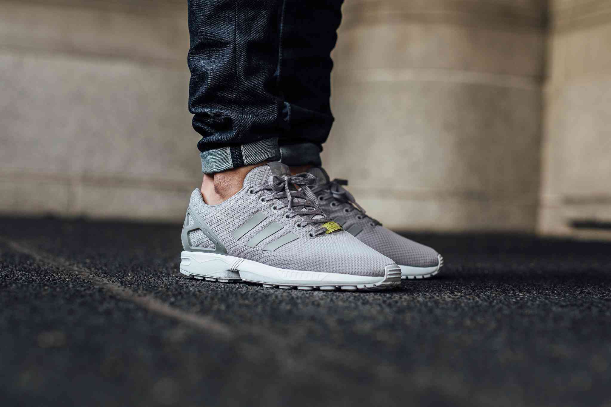 adidasのスニーカー好きな人