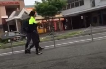 【悲報】SMAP・中居さん　被災地でタバコポイ捨ての瞬間を動画で撮影されてしまった模様　※動画あり : オレ的ゲーム速報＠刃