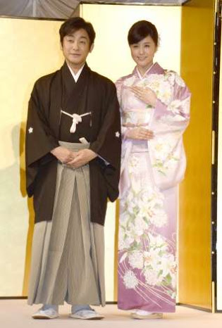 藤原紀香の結婚会見を表情分析官が解説「半分演技だとは思う」