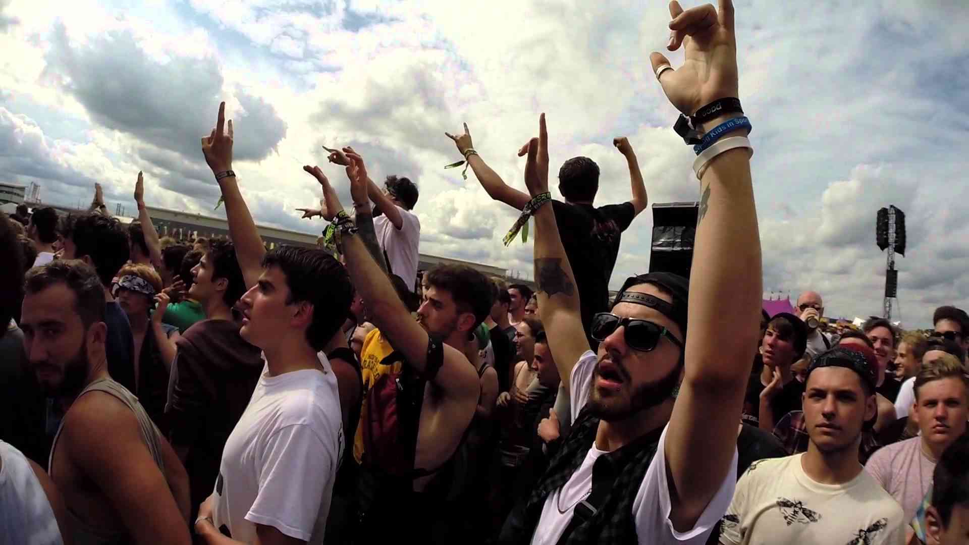 BABYMETAL READING FEST 2015 DIGEST - YouTube