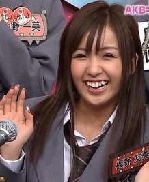 板野友美、「大赤字アイドル」へ!?　主演ホラー映画＆10周年フォトブックが相次いで大爆死