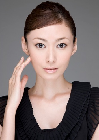 栗山千明の新CMでエラの違いが歴然に ネットでは「また顎削った？」と指摘