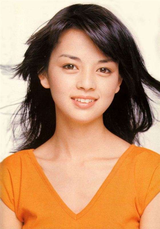 石田ゆり子に天海祐希「結婚しない」アラフィフ美女優たちの恋愛事情