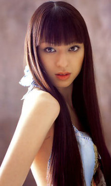 栗山千明の新CMでエラの違いが歴然に ネットでは「また顎削った？」と指摘