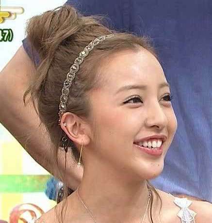 板野友美、「大赤字アイドル」へ!?　主演ホラー映画＆10周年フォトブックが相次いで大爆死