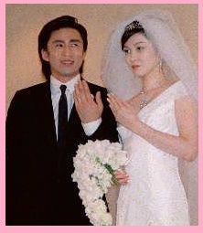 藤原紀香の結婚会見を表情分析官が解説「半分演技だとは思う」