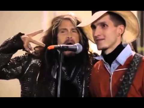 Aerosmith Steven Tyler sing with the street musician Moscow - YouTube