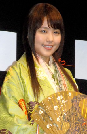 大人セクシーな有村架純に絶賛、蜷川実花「また撮りたいすぐ会いたい」。