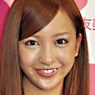 板野友美、「大赤字アイドル」へ!?　主演ホラー映画＆10周年フォトブックが相次いで大爆死