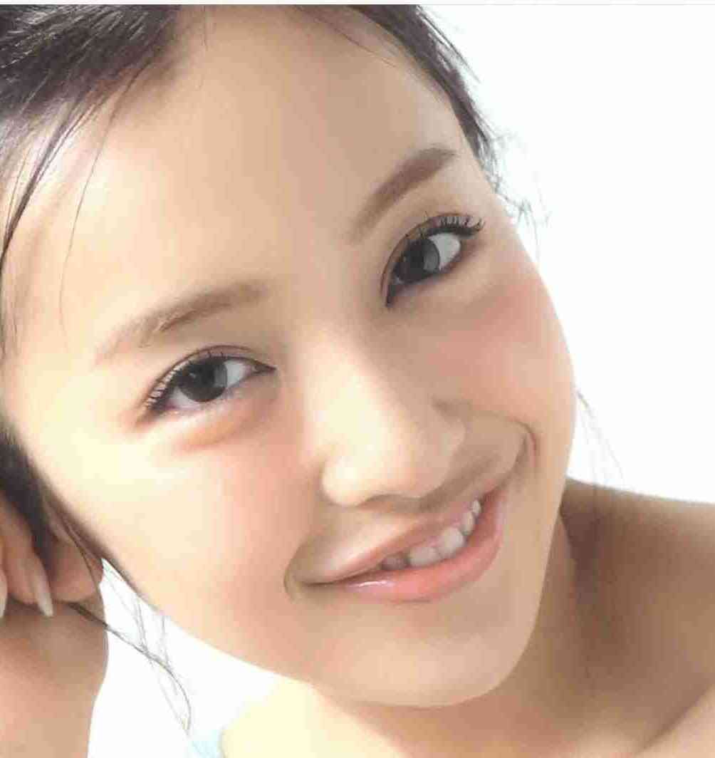 板野友美、「大赤字アイドル」へ!?　主演ホラー映画＆10周年フォトブックが相次いで大爆死