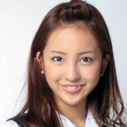 板野友美、「大赤字アイドル」へ!?　主演ホラー映画＆10周年フォトブックが相次いで大爆死