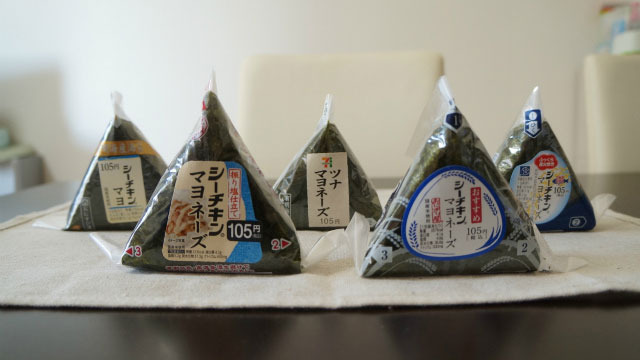 電車の中での飲食について