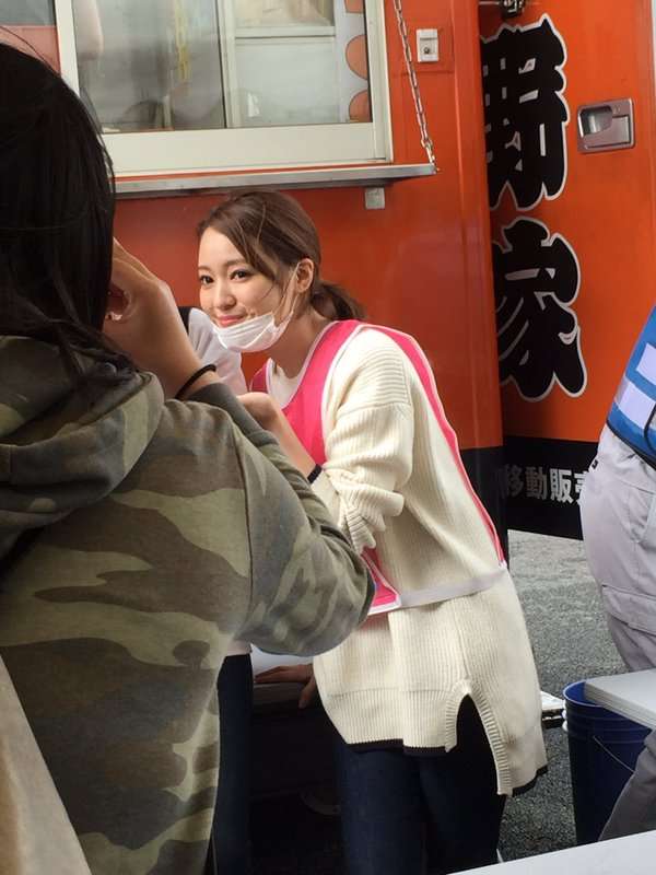 佐々木希さん、熊本県益城町で炊き出しに参加 「嬉しすぎる」と感動の声